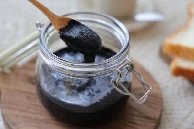 ​黑芝麻糊泡出来是紫色的正常吗 黑芝麻糊泡出来稠的好还是稀的好