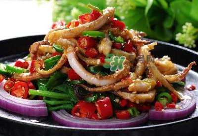 ​鱿鱼可以和洋葱一起炒吗？洋葱能和鱿鱼一起吃吗