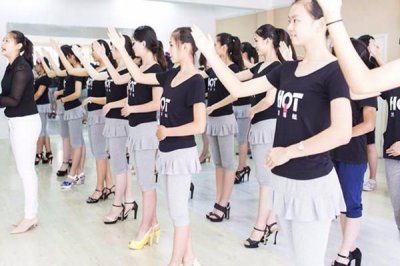 ​走路不好看怎么纠正 女生正确的走路姿势是怎样的