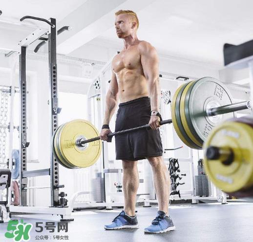 硬拉锻炼哪些肌肉？硬拉有什么好处？