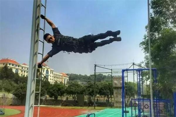 人体旗帜要练多久 基本功很重要