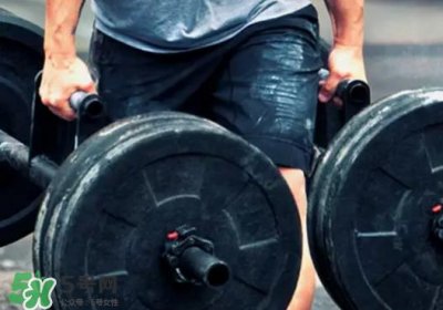 ​农夫行走可以单手吗？农夫行走要沉肩吗？