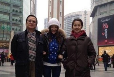 ​李小璐的家庭背景如何（李小璐父母已分居多年？）