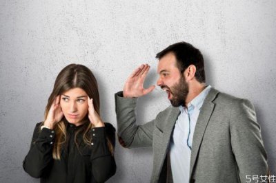 ​男友经常对你大吼大叫的原因 男友不在爱你的表现