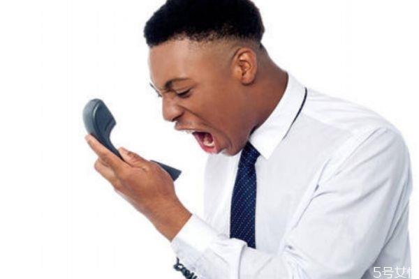 男友经常对你大吼大叫的原因 男友不在爱你的表现