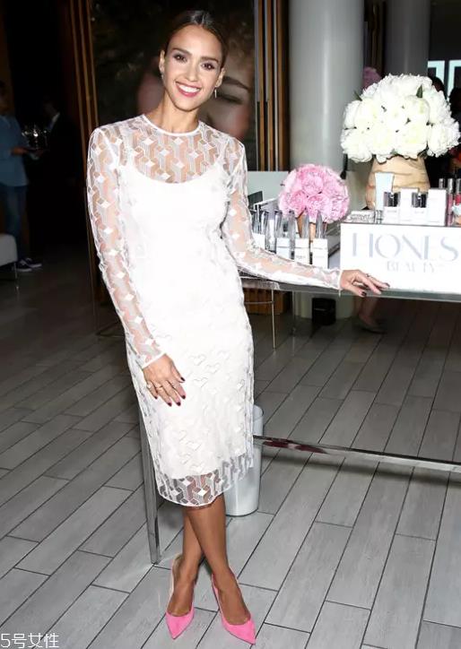 蕾丝裙不适合什么人穿 蕾丝裙不适合这4类女生