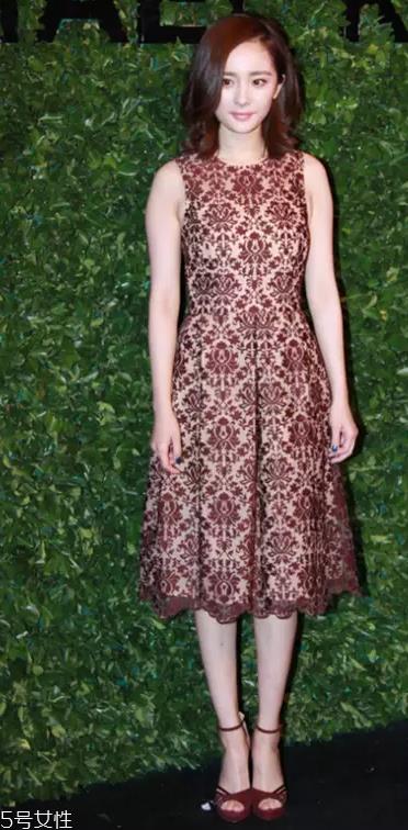 蕾丝裙不适合什么人穿 蕾丝裙不适合这4类女生