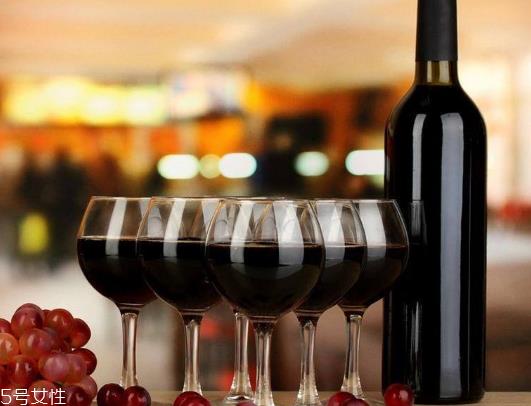 红酒是不是年份越久越好 这个不一定的