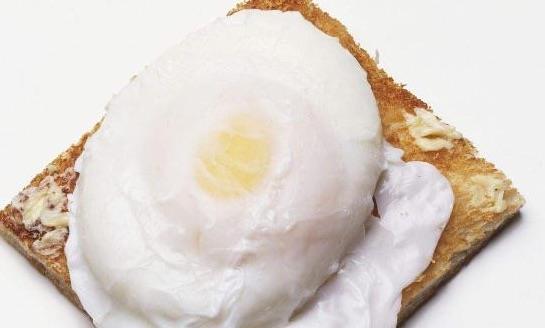生活3种方法水煮荷包蛋 水煮荷包蛋的技巧  1