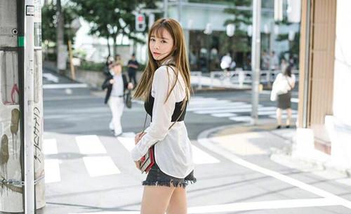 没给女朋友聚餐夹菜生气了怎么哄