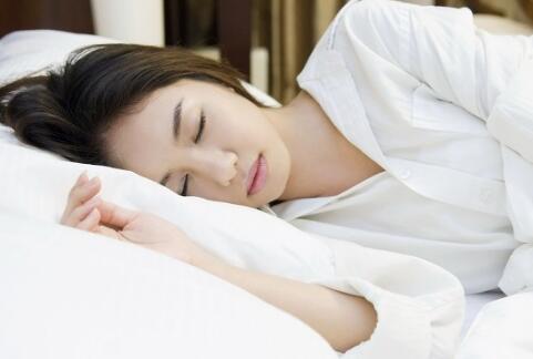 女生说失眠了怎么回复三