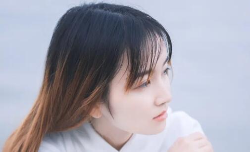 女生暗恋男生的信号是什么