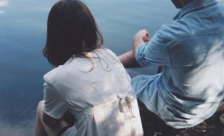 不顾及女朋友心态