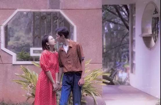 表白被拒后，女生回复消息，男生该如何应对？