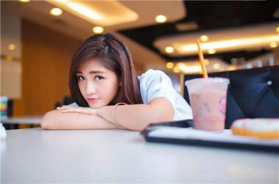 ​怎么和很久没联系的女生聊天 很久没联系的女生怎么聊