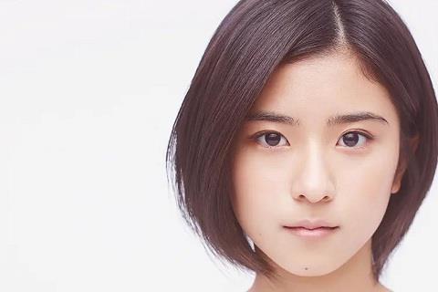 女生不回微信暗示放弃，尽早看清她的态度0