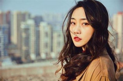 ​约女生她说不想出去，该怎么办？