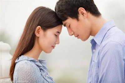 ​搭女生肩膀对方没拒绝可以更进一步么