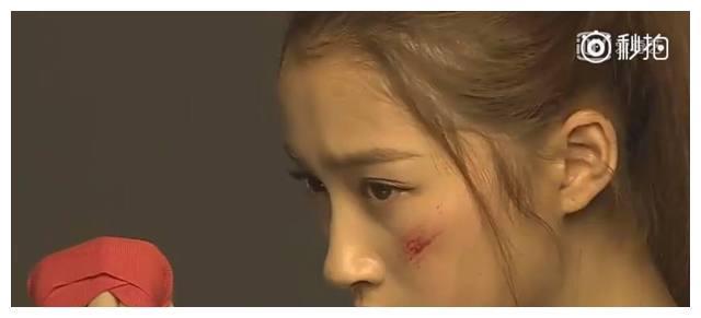 鹿晗关晓彤新剧《甜蜜暴击》，被网友称有一股淡淡的乡土气息