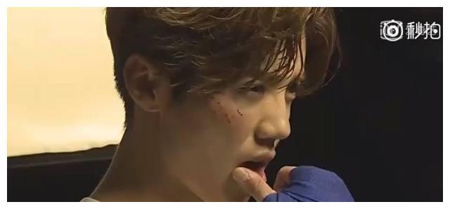 鹿晗关晓彤新剧《甜蜜暴击》，被网友称有一股淡淡的乡土气息