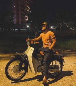 ​TVB男星经历事业低潮期，女友对他不离不弃？无视警告高调恋爱