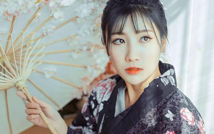 女孩被陌生男亲醒，家有女儿，一定牢记5件事