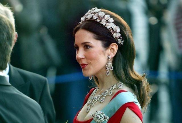 神秘的迪拜大王妃是她一生挚爱？为何二王妃才是得宠的女人？