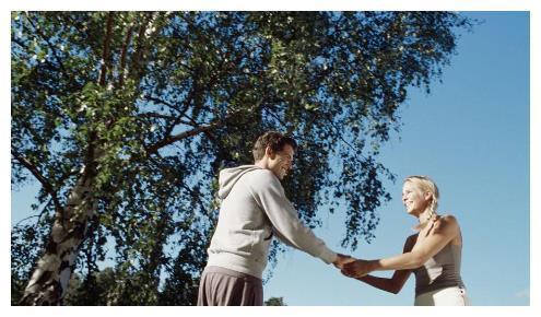 如何追求四十岁的单身女人? 过来人告诉你四个高招!