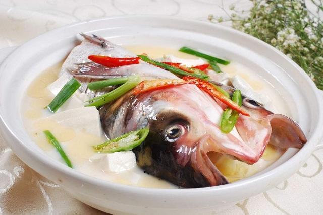 鱼头豆腐火锅的制作方法，记住这几点，做法简单，营养又健康！