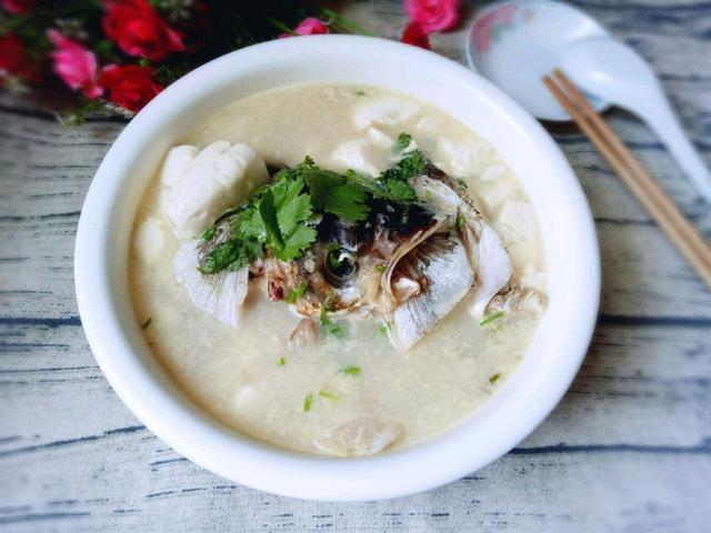 鱼头豆腐火锅的制作方法，记住这几点，做法简单，营养又健康！