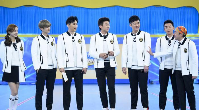 综艺收视率排名公布：《向往的生活》夺冠，《极限挑战》进前五