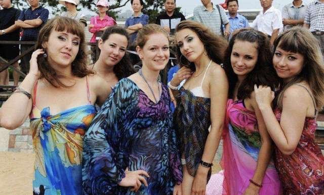 中国男人都想娶俄罗斯美女，但她们都有一个缺点，了解后还愿意吗