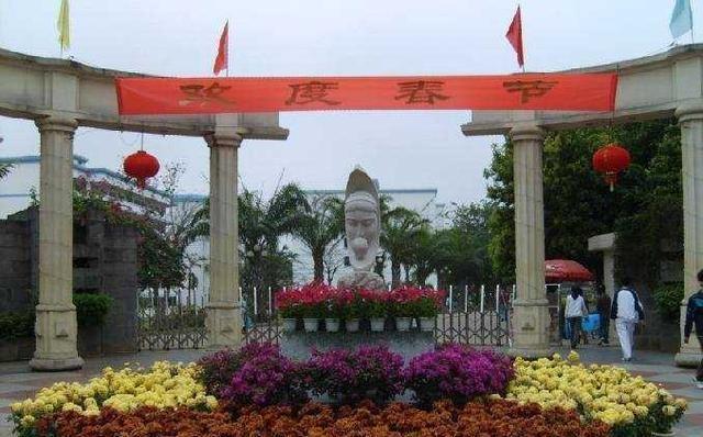 海南这个城市，只有一所国家“211工程”本科大学，不是海口三亚