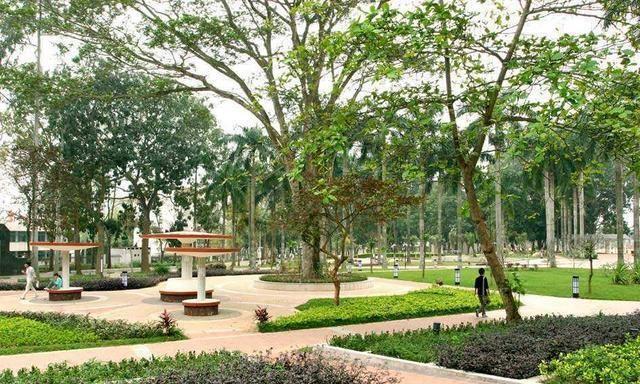 海南这个城市，只有一所国家“211工程”本科大学，不是海口三亚