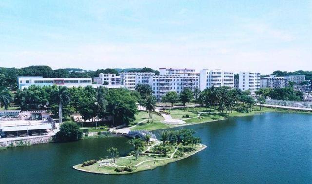 海南这个城市，只有一所国家“211工程”本科大学，不是海口三亚