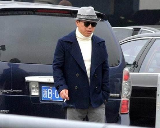 明星抽什么牌子的烟？陈道明万宝路，胡歌中华，汪峰那英是中南海