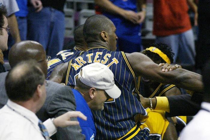 奥尼尔评历史最强打架阵容：这五个人组一队，对手都要流眼泪！