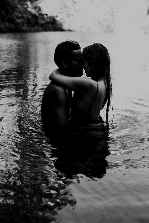 异地恋谁更容易提分手?