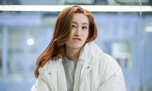 秦海璐曾发誓不割双眼皮，如今竟割双眼皮，实力打脸or另有苦衷？