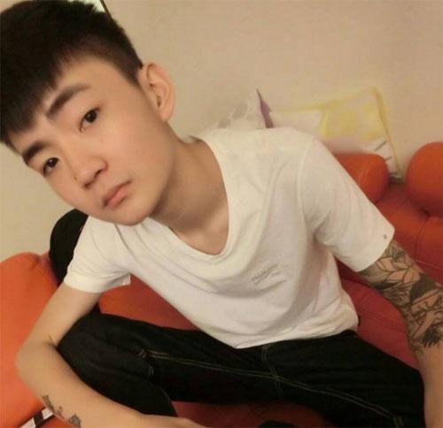 他是整个台湾省的痛, 12岁跟女粉丝谈恋爱, 16年看人被捕