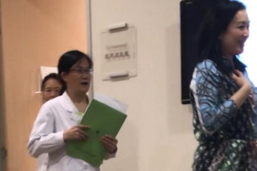 48岁钟丽缇成功怀第四胎？小12岁老公是独子，婆婆希望能多生一些