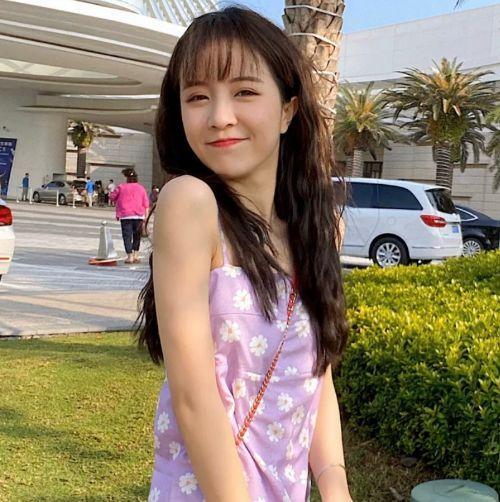 莉哥被“封杀”一年后，动态更新十分频繁，网友：复出指日可待