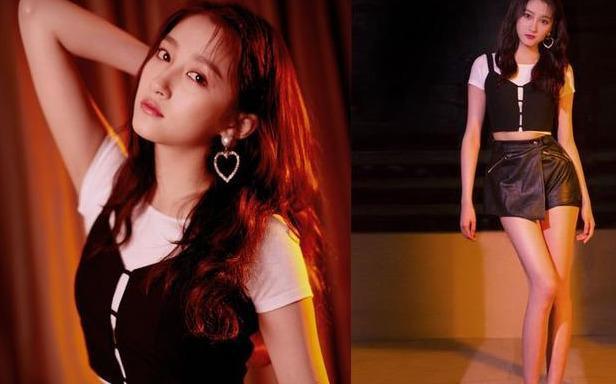 关晓彤童年照曝光，看到她的童年照后，网友：吃了保颜仙丹？