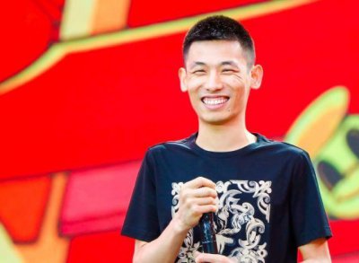 ​斗鱼新三幻神被确定，或将亮相敲钟仪式，水友：希望他能复播！