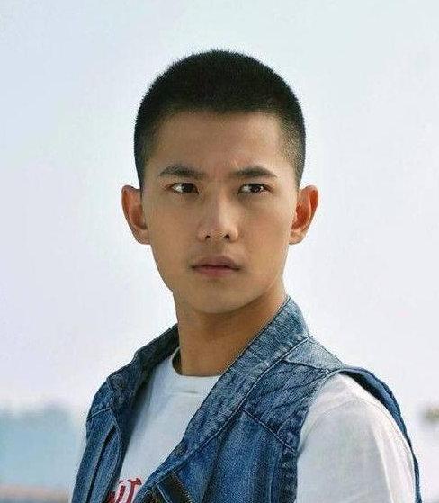 板寸和圆寸发型哪种更好看？自己在家剪起来方便吗？