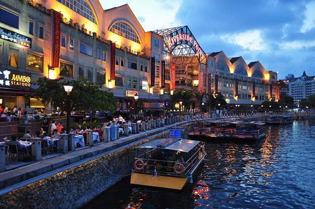 亚洲最发达的国家之一，70%以上都是华人，却很少见中文