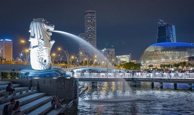 亚洲最发达的国家之一，70%以上都是华人，却很少见中文