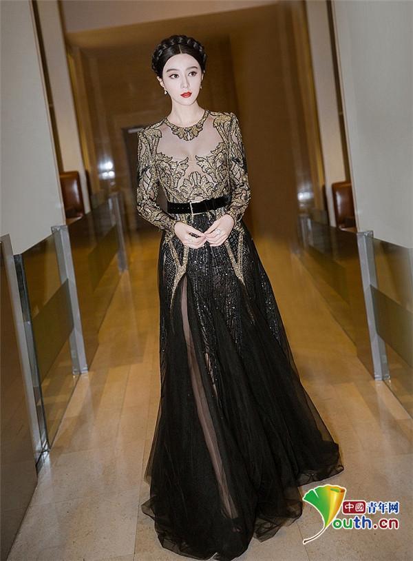 范冰冰泰国代言与总理同场 盘发复古优雅尽显异域风情