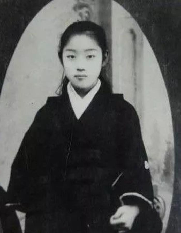 孙中山流亡日本时，妻子生下一个混血女儿，这个女儿过得怎么样？