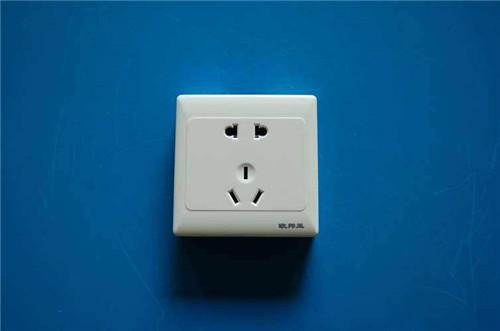 明装插座怎么安装 明装插座与暗装插座有什么区别